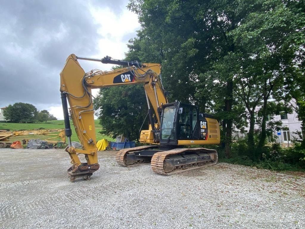 CAT 326 F Paletli ekskavatörler