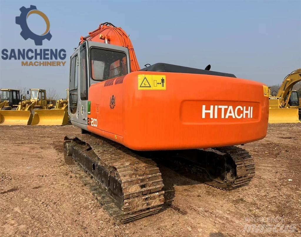 Hitachi EX 200 Paletli ekskavatörler