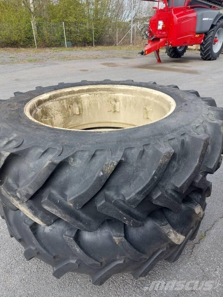 Paripyörät 16.9R38 Tekerlekler