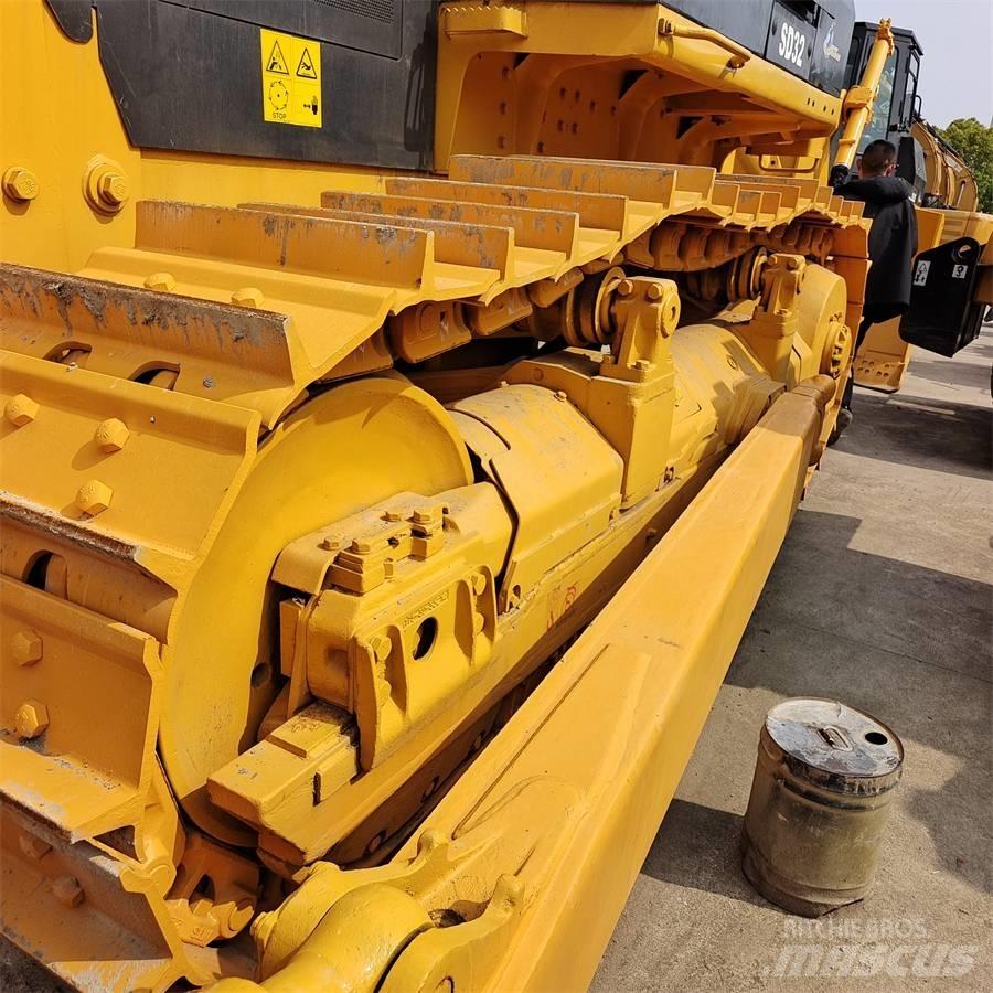 Shantui SD 32 Paletli dozerler