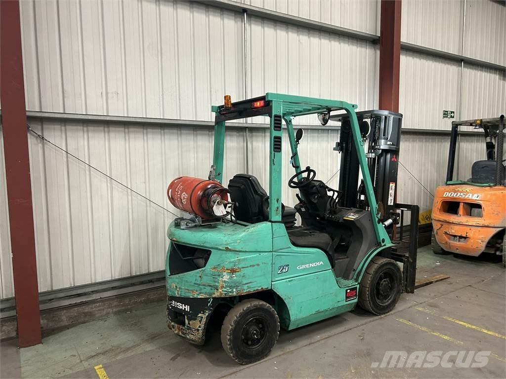 Mitsubishi FG25NT LPG'li forkliftler