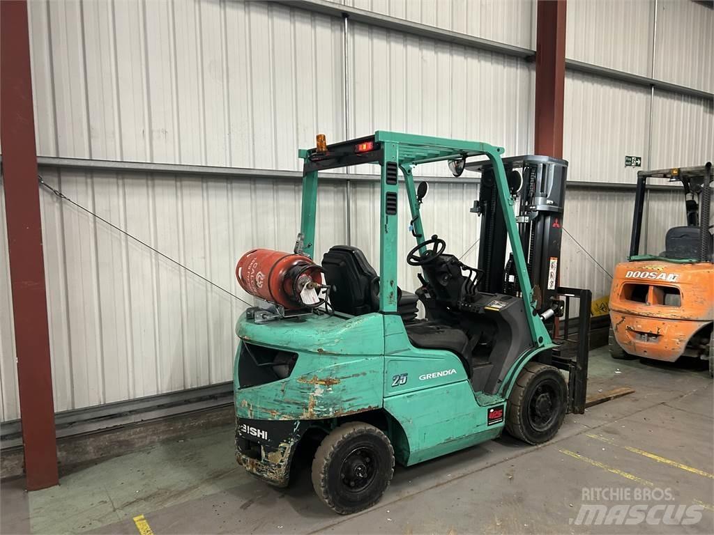 Mitsubishi FG25NT LPG'li forkliftler