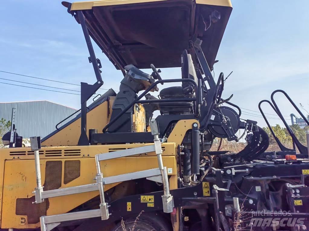 CAT AP655F Asfalt sericiler