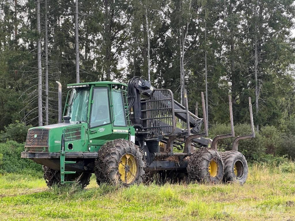 John Deere 1110 D Tomruk yükleyici traktörler