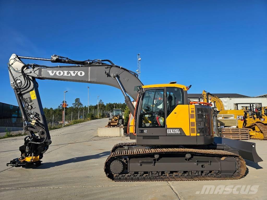 Volvo ECR235EL Paletli ekskavatörler