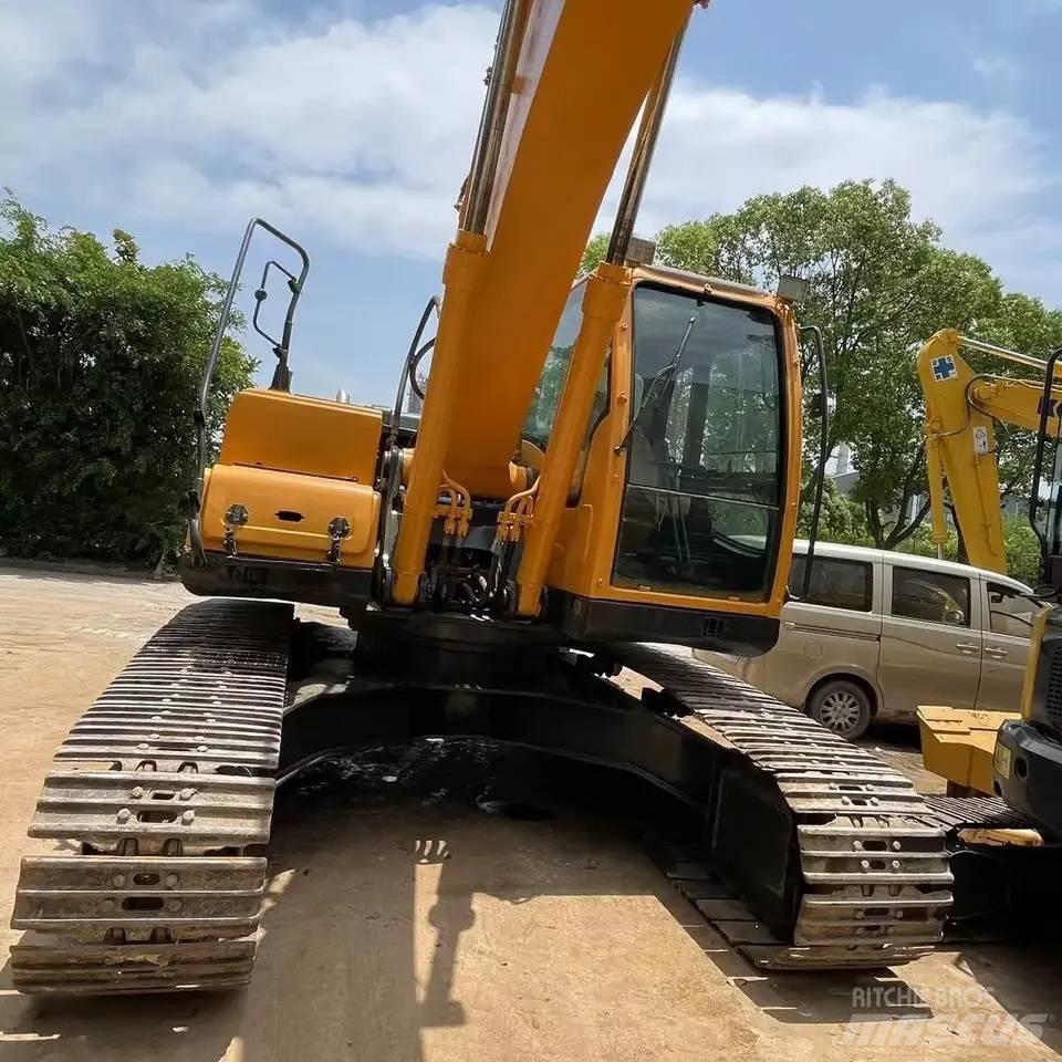 Hyundai R220-9s Paletli ekskavatörler