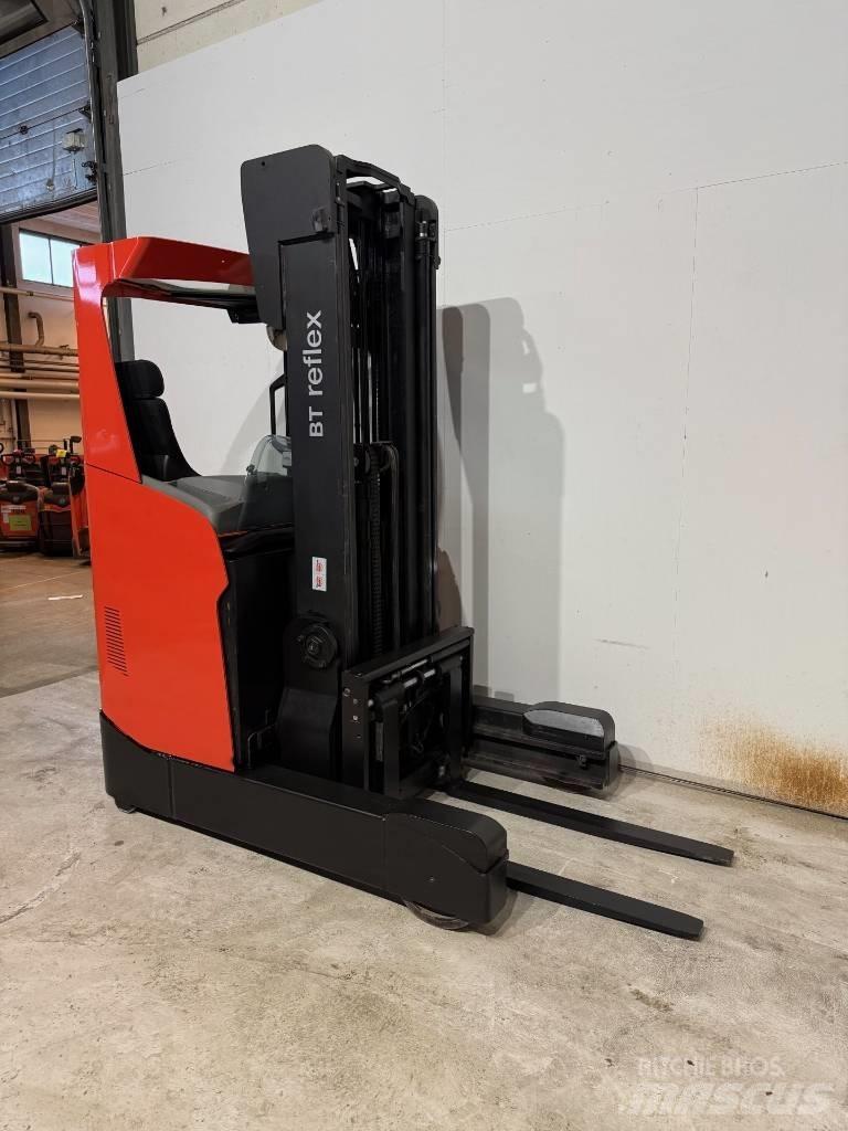Toyota truck RRE200H Reach truck - depo içi istif araçları