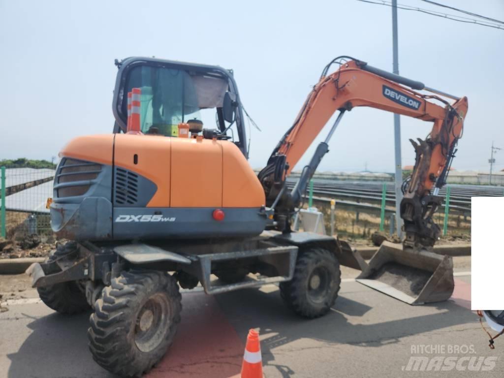 Doosan DX 55 W Lastik tekerli ekskavatörler