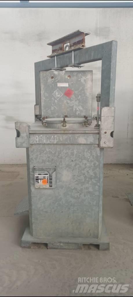 Bauer DT 1000 Yakıt ve katkı maddesi tankları