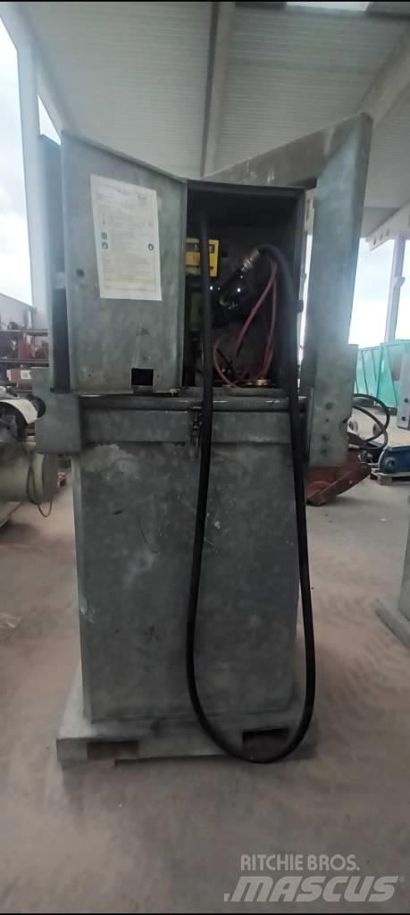 Bauer DT 1000 Yakıt ve katkı maddesi tankları