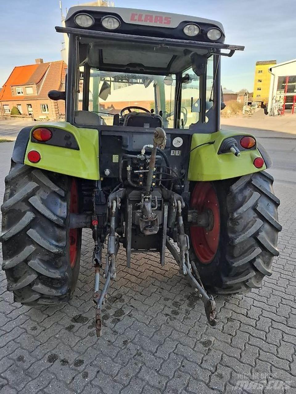 CLAAS AXOS 330 CX Traktörler