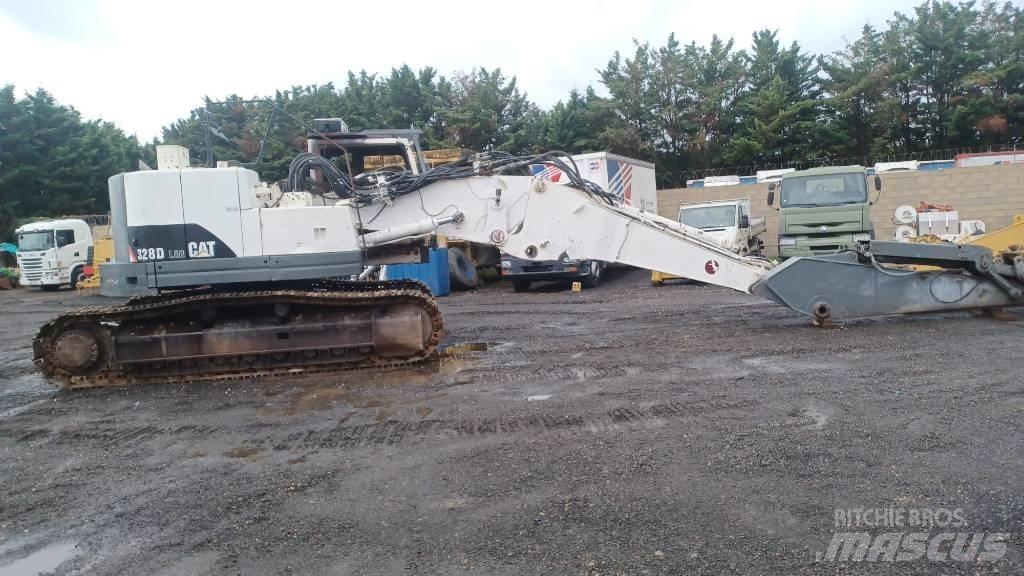 CAT 328 D L Paletli ekskavatörler