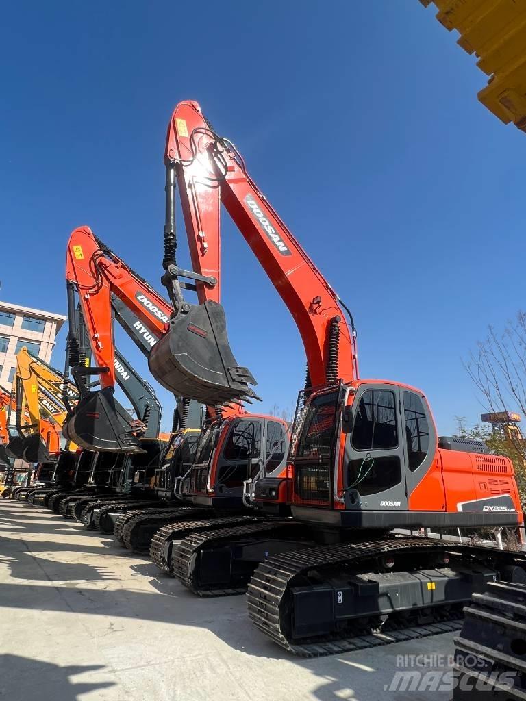 Doosan DX 225 Paletli ekskavatörler
