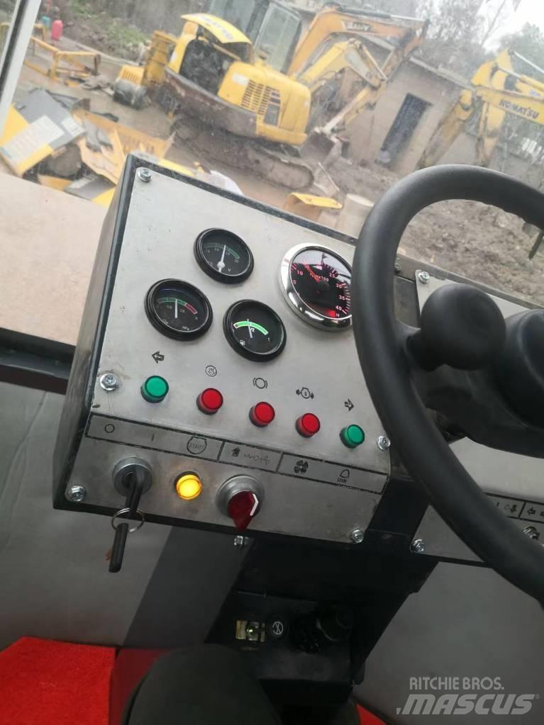Dynapac CA 301 D Tek tamburlu silindirler