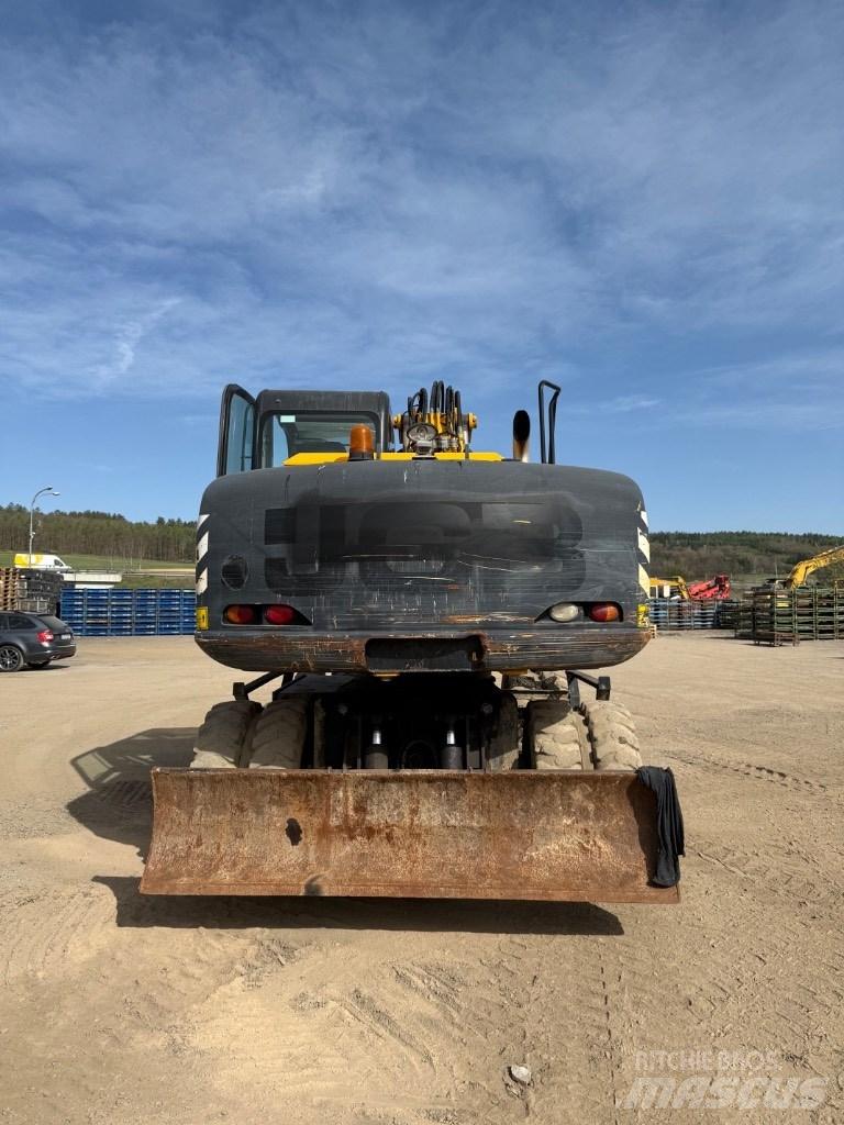 JCB JS 145 W Lastik tekerli ekskavatörler