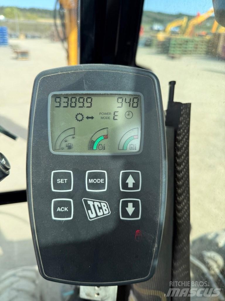 JCB JS 145 W Lastik tekerli ekskavatörler