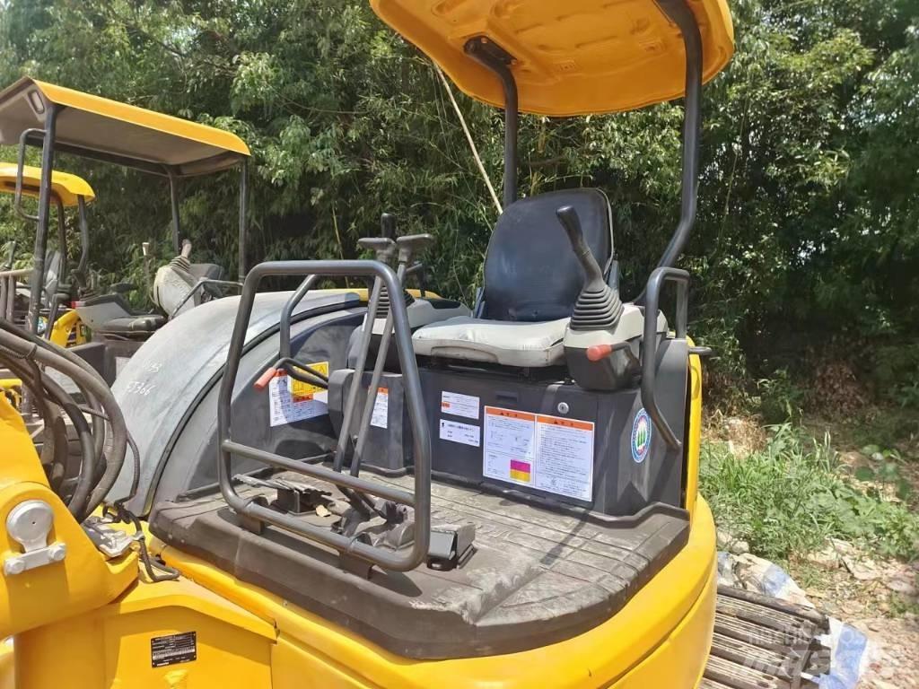 Komatsu PC35 Paletli ekskavatörler