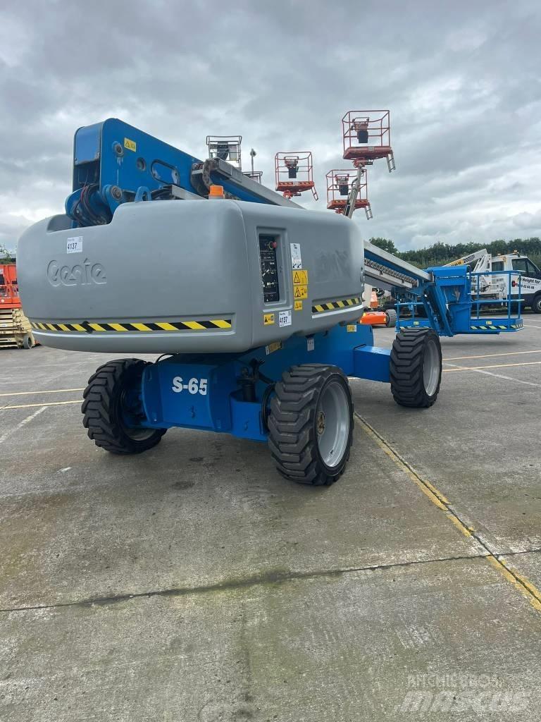 Genie S 65 Teleskopik personel platformları