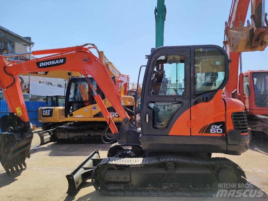 Doosan DX 60 Paletli ekskavatörler