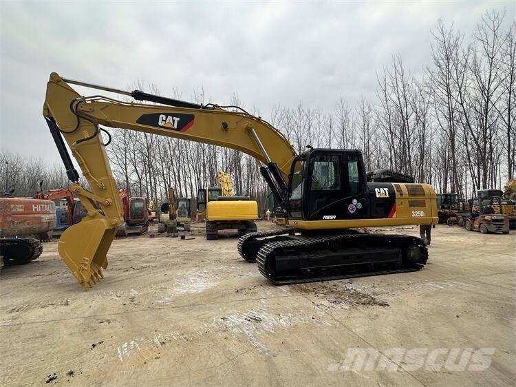 CAT 325D2 Paletli ekskavatörler
