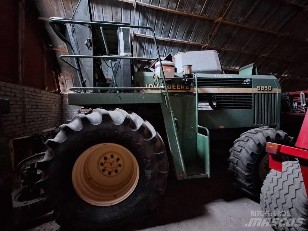 John Deere 6850 Kendi yürür silaj makinalari