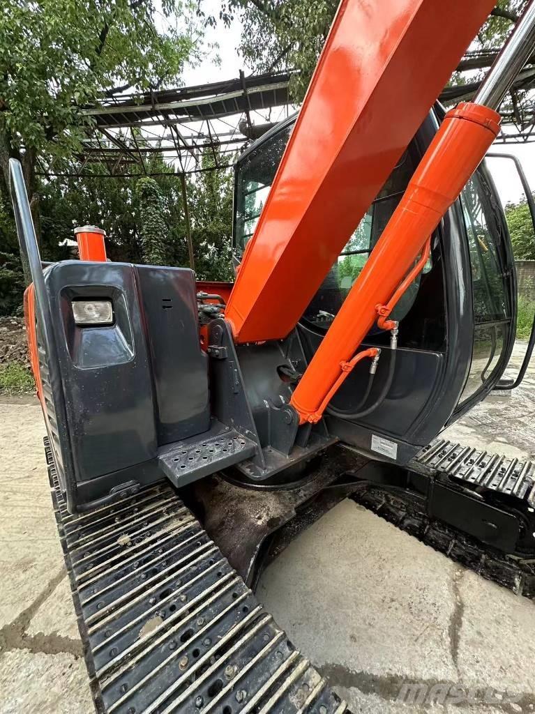 Hitachi 70 Paletli ekskavatörler