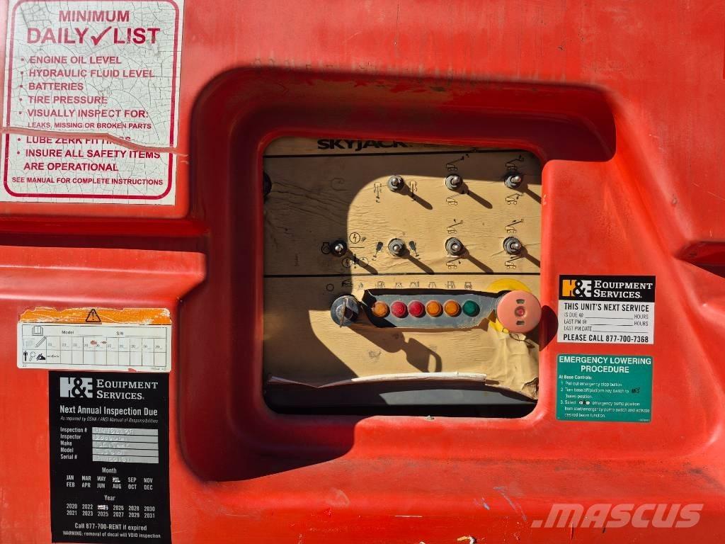 SkyJack SJ 66 T Körüklü personel platformları