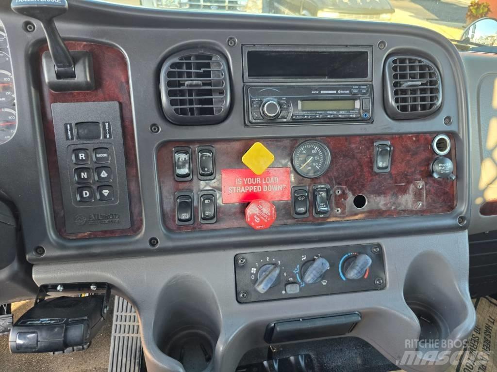 Freightliner M2 106 Flatbed kamyonlar