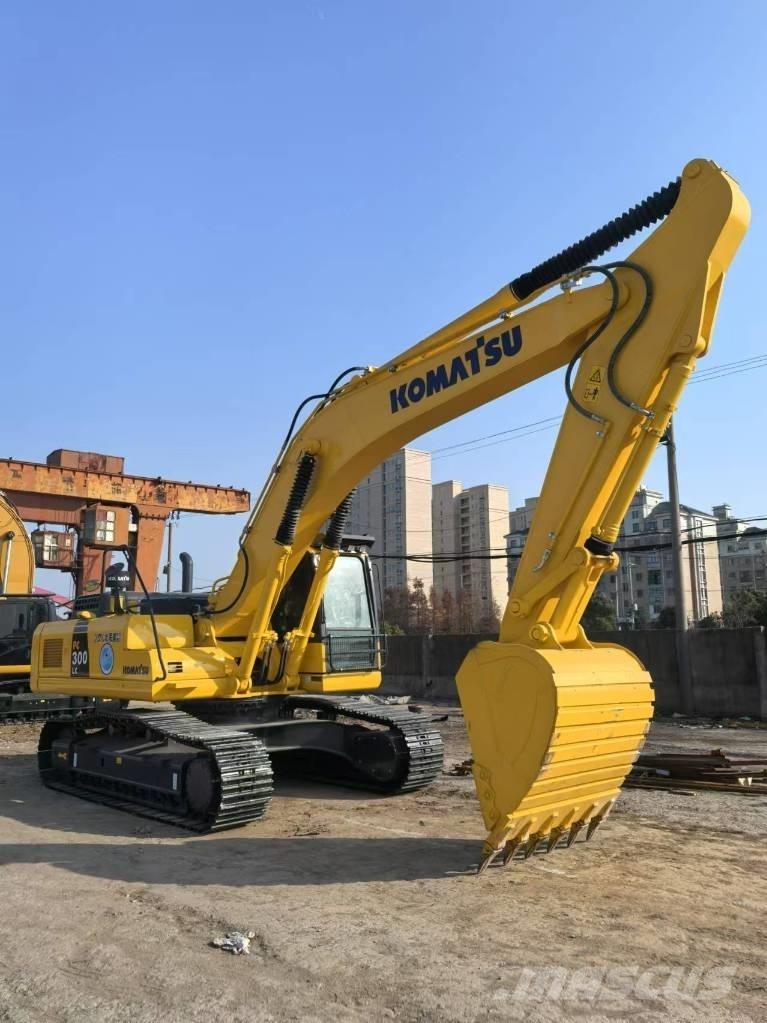 Komatsu PC 300-8 Paletli ekskavatörler