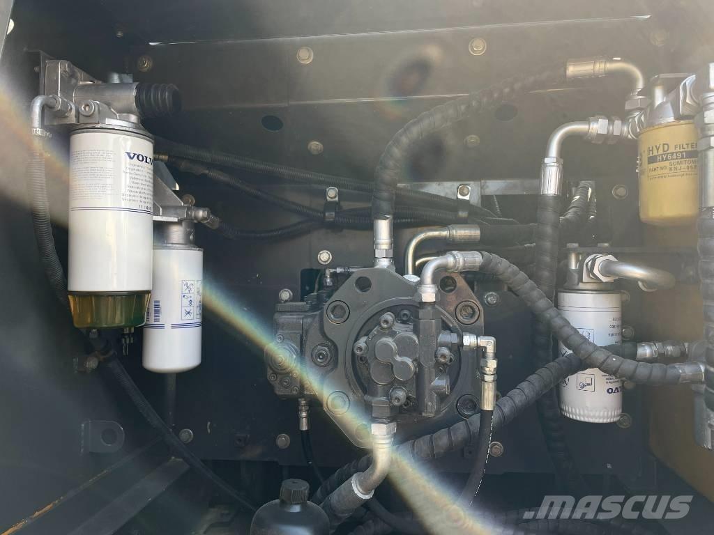 Volvo 210 Paletli ekskavatörler