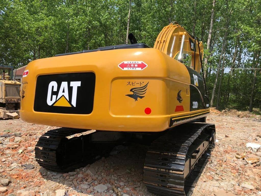 CAT 320D2 Paletli ekskavatörler