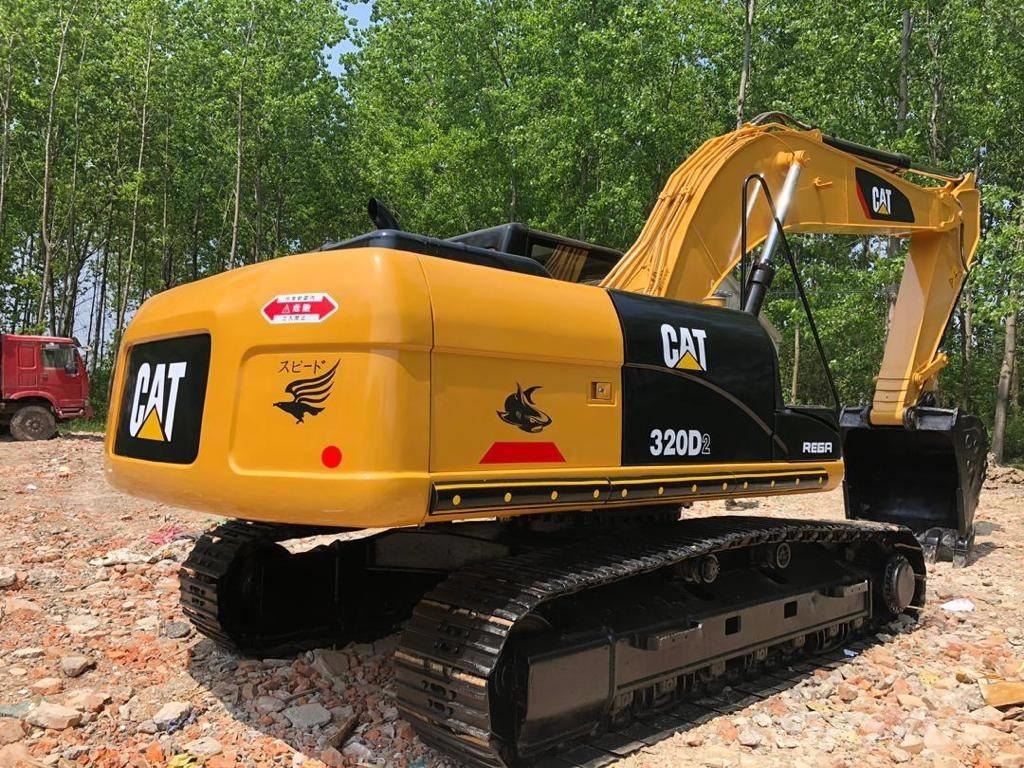 CAT 320D2 Paletli ekskavatörler