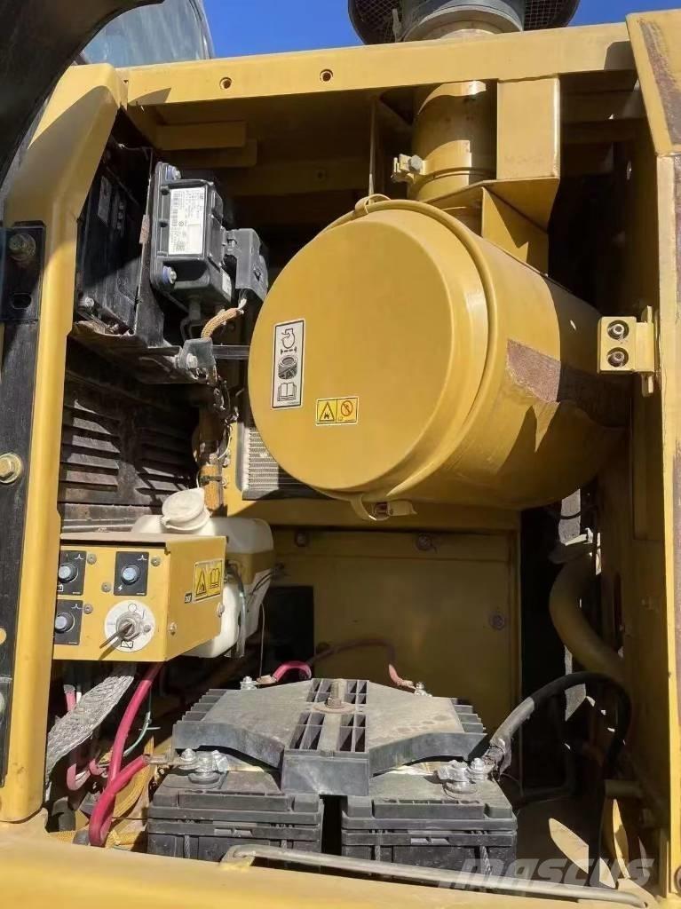 CAT 329 D2 Paletli ekskavatörler