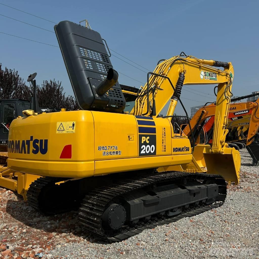 Komatsu 200-8 Paletli ekskavatörler