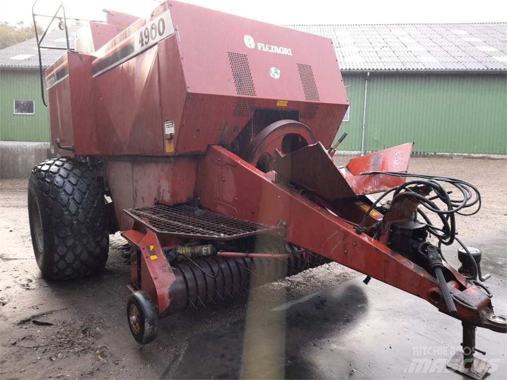 Hesston 4900 Traktörler