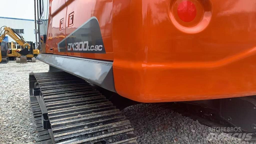 Doosan DX 300 Paletli ekskavatörler