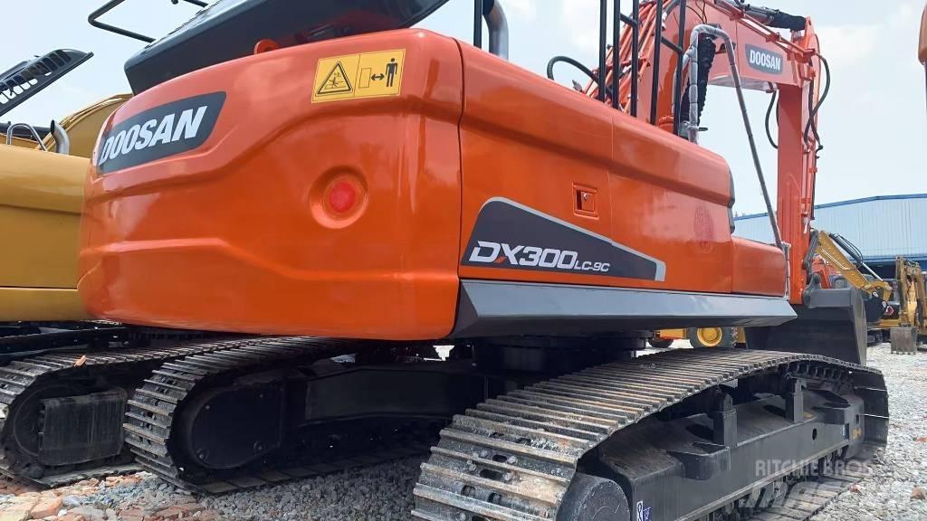 Doosan DX 300 Paletli ekskavatörler