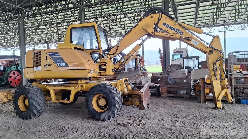 Komatsu PW 110 Lastik tekerli ekskavatörler