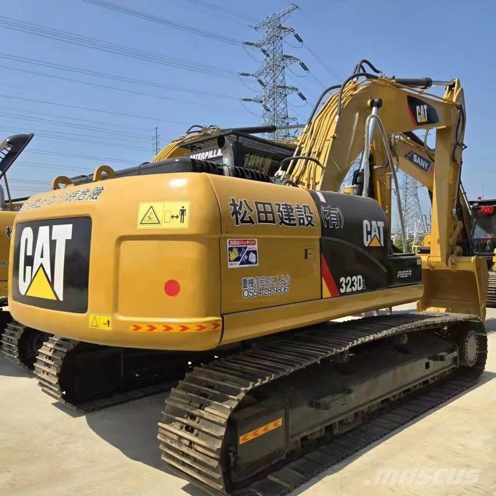 CAT 323 D L Paletli ekskavatörler