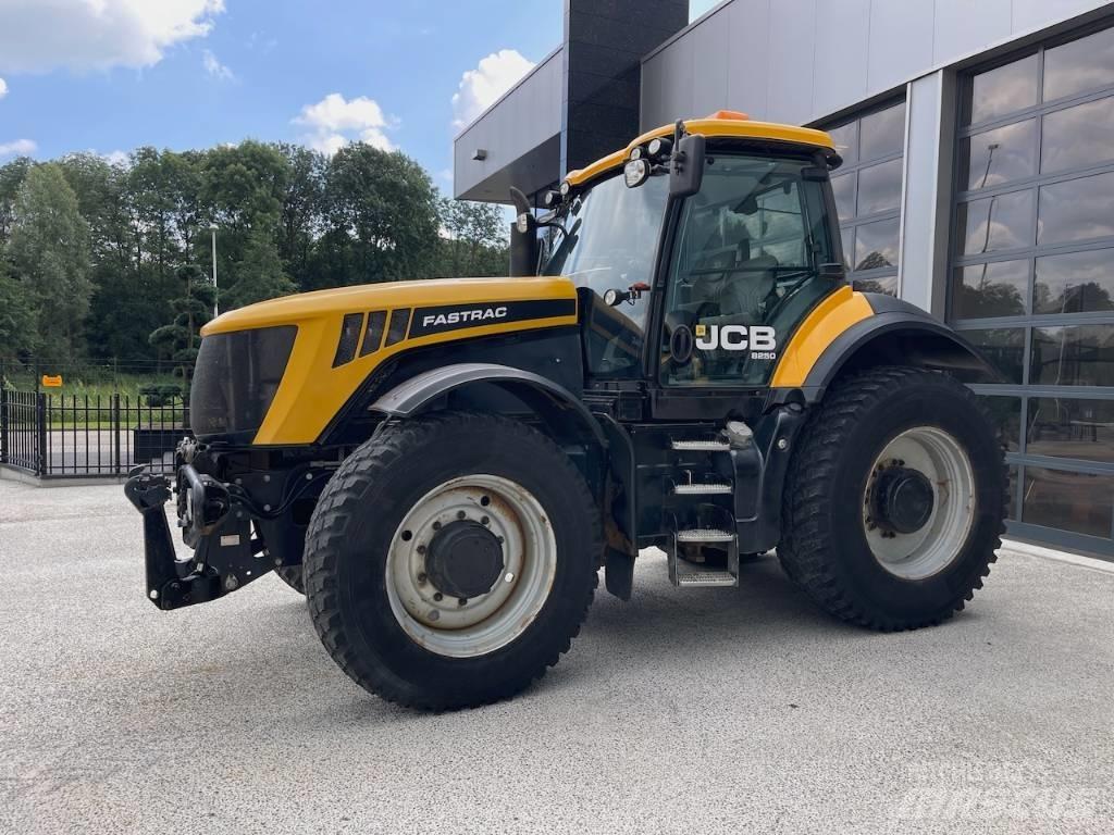 JCB Fastrac 8250 Traktörler