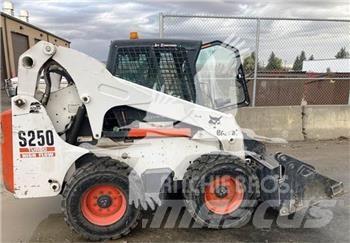 Bobcat S250 Skid steer loderler