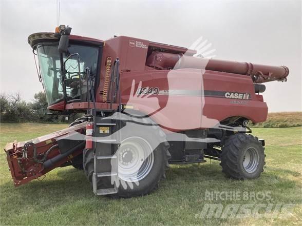 Case IH 8240 Biçerdöverler