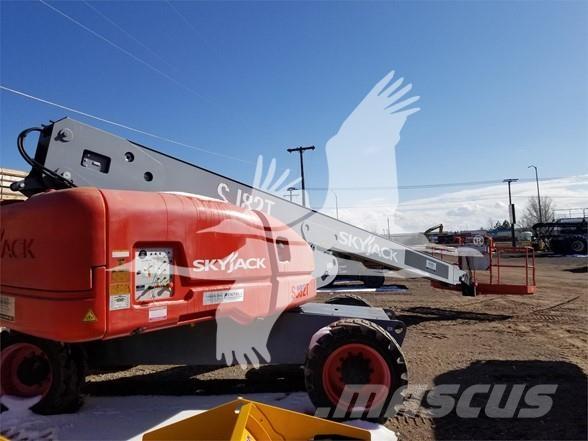 SkyJack SJ82T Teleskopik personel platformları