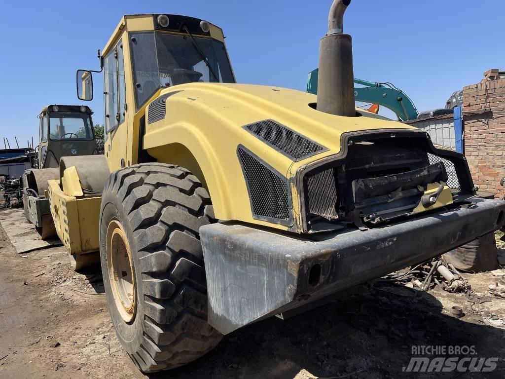 Bomag 226-4 Tek tamburlu silindirler