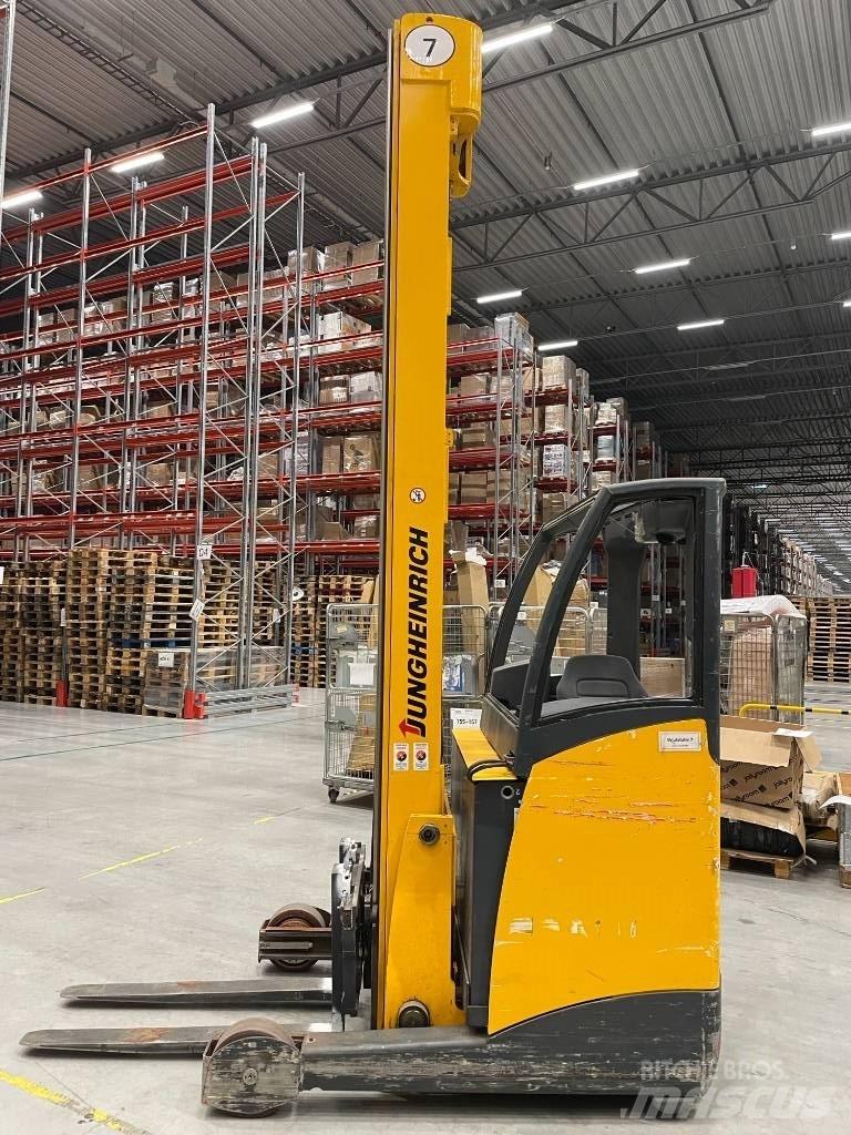 Jungheinrich ETV 216 Reach truck - depo içi istif araçları