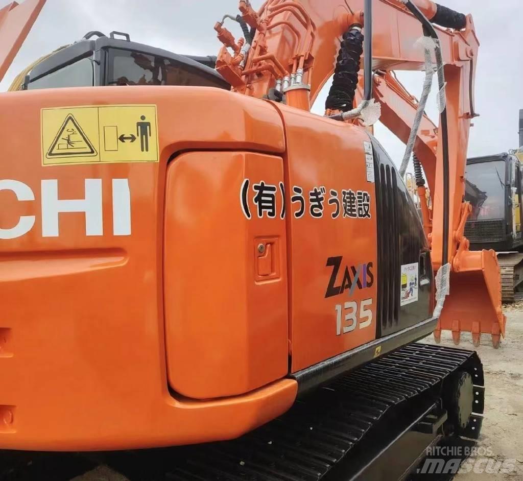 Hitachi 135US-6 Paletli ekskavatörler