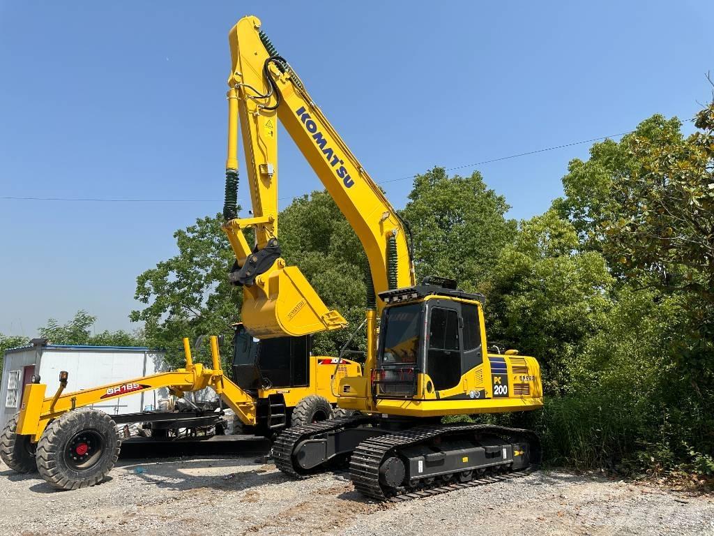 Komatsu PC200-8 Paletli ekskavatörler