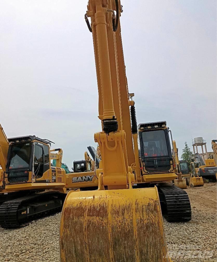 Komatsu PC 210 Paletli ekskavatörler