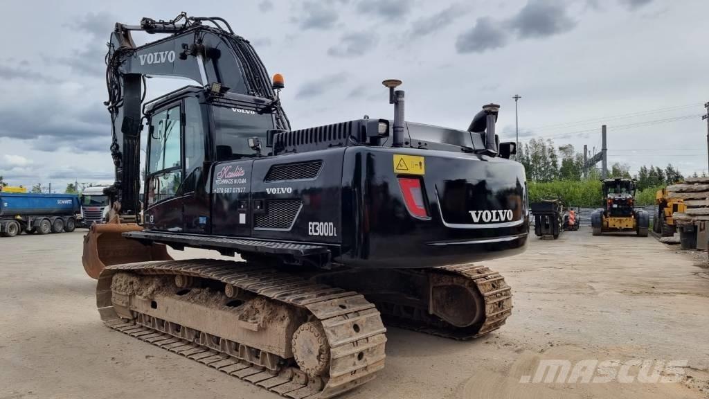 Volvo EC 300 D L Paletli ekskavatörler