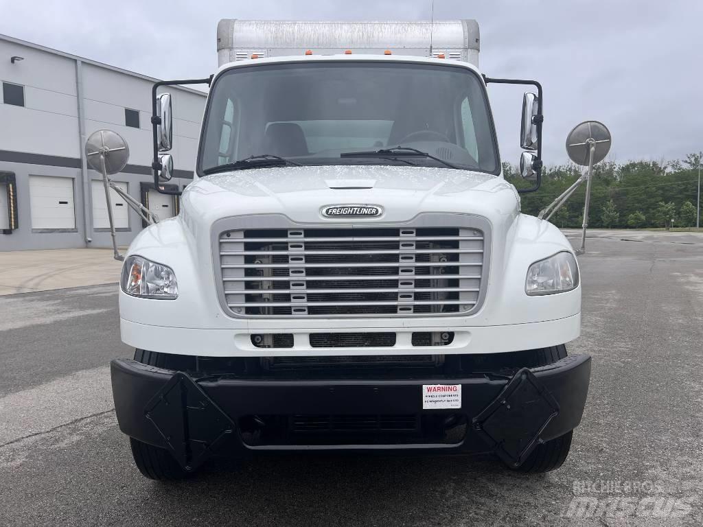 Freightliner M 106 Kapali kasa kamyonlar